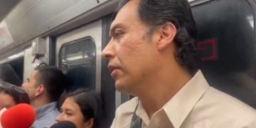 Tras 100 horas atrincherado, el exdirector de Materiales Educativos de la SEP abandona su oficina