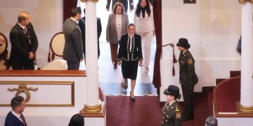 La presidenta advierte que México no regresará al régimen de privilegios ni corrupción