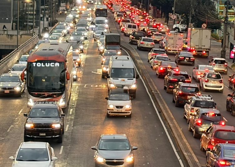 ¿Tienes un híbrido? Estos son los autos que ya NO tendrán holograma "Exento" en CDMX este 2026