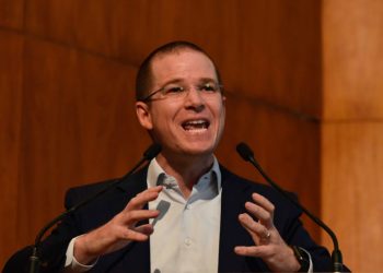 Ricardo Anaya Cortés, senador del PAN, calificó como “absoluta irresponsabilidad” que México destine recursos públicos para apoyar al régimen cubano