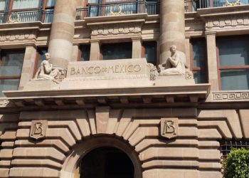 El Banco de México anunció una pausa en la reducción de tasas de interés y mantuvo la referencia en 7%