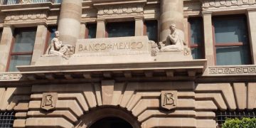 El Banco de México anunció una pausa en la reducción de tasas de interés y mantuvo la referencia en 7%