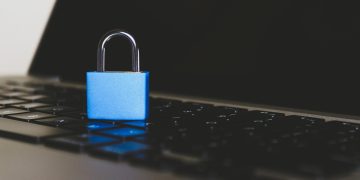 Geopolítica y ciberguerra impactan la seguridad de grandes empresas y usuarios