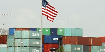 Déficit comercial de EE.UU. se dispara 32,6 % en diciembre y alcanza 70.300 millones de dólares