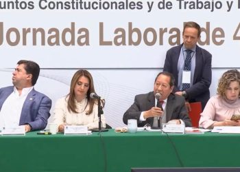 Diputados de diversas bancadas durante la votación del dictamen de la jornada laboral de 40 horas