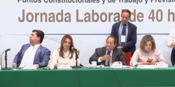 Diputados de diversas bancadas durante la votación del dictamen de la jornada laboral de 40 horas