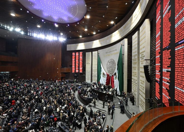 Cámara de Diputados conmemora el 109 aniversario de la Constitución
