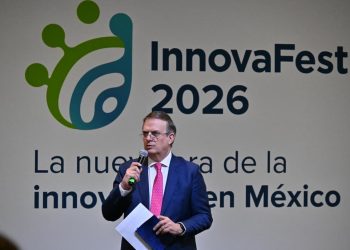 📌 Durante la presentación del InnovafFest 2026 en la Secretaría de Economía se rindió homenaje a militares fallecidos en el cumplimiento de su deber