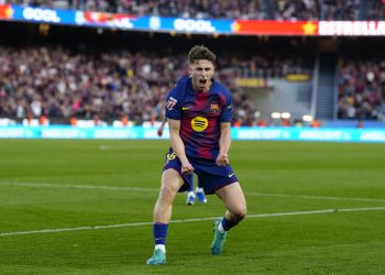 El centrocampista del FC Barcelona Fermín López celebra tras marcar el 3-0 durante el partido de la jornada 25