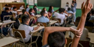 Especialistas cuestionan los libros de texto impulsados por Marx Arriaga en el modelo educativo mexicano