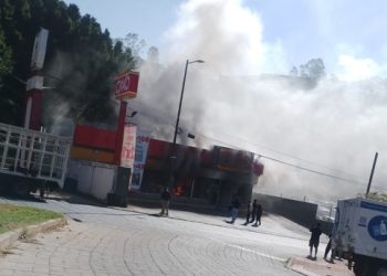 Incendian camiones, farmacias y comercios en Guanajuato