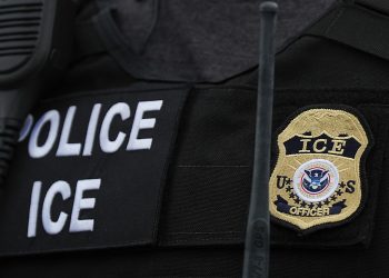 Tom Homan confirma que redadas del ICE siguen pese a cierre del Departamento de Seguridad Nacional