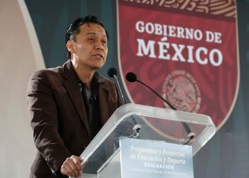 Análisis del caso de Marx Arriaga y su continuidad en el sector educativo mexicano