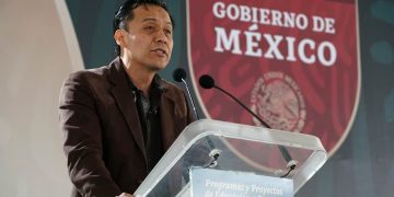 Análisis del caso de Marx Arriaga y su continuidad en el sector educativo mexicano