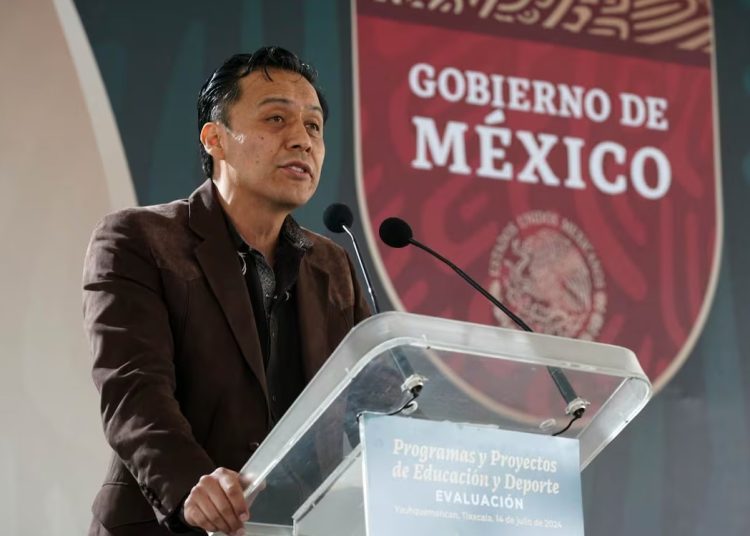 Análisis del caso de Marx Arriaga y su continuidad en el sector educativo mexicano