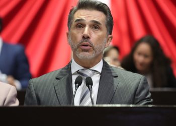 Cámara de Diputados aprueba licencia a Sergio Mayer para participar en reality show