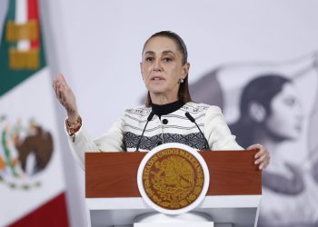 Presidenta Claudia Sheinbaum hablando sobre la diplomacia mexicana y el conflicto entre Cuba y Estados Unidos