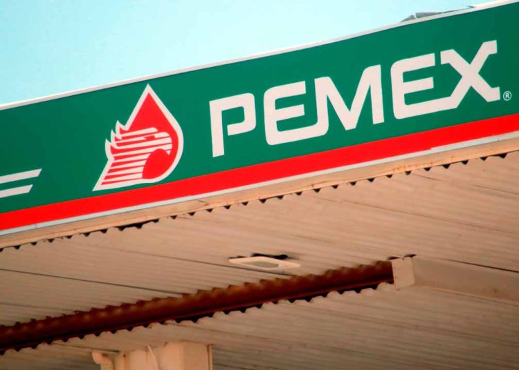 Pemex logró una reducción del 20% de su deuda y mejoras en su calificación crediticia internacional