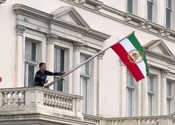 Reino Unido retira a su personal de Irán por creciente tensión regional
