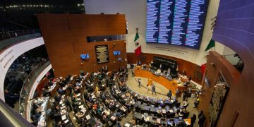 Senadores debaten crisis en la SEP y piden comparecencia de Mario Delgado