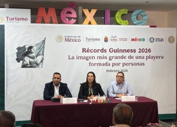 Josefina Rodríguez Zamora, secretaria de Turismo, durante conferencia de prensa sobre salud y eventos deportivos