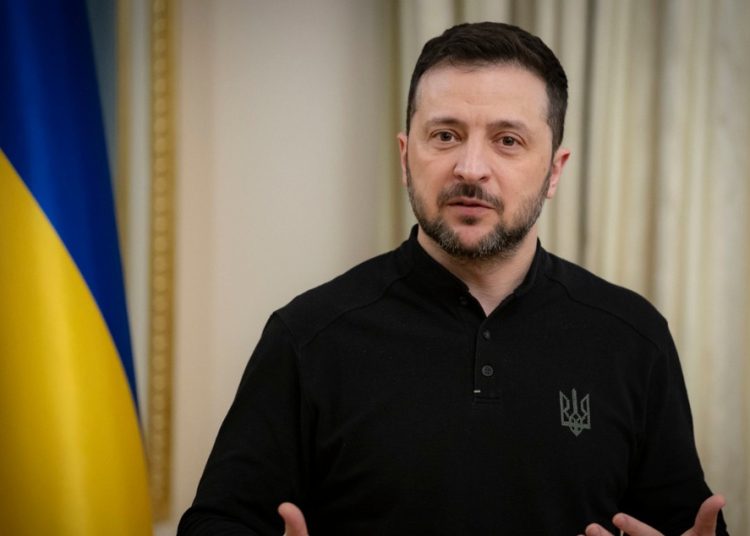 Volodímir Zelenski durante un mensaje sobre las negociaciones de paz con Rusia y mediación de EE. UU.