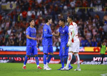 Las Chivas de Guadalajara del entrenador argentino Gabriel Milito fueron de menos a más para derrotar este sábado por 1-2 al Atlas en el derbi