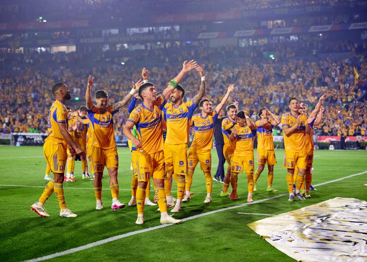 El francés de 40 años André Pierre Gignac se confirmó este sábado como una leyenda de los Tigres UANL al darle al equipo un triunfo