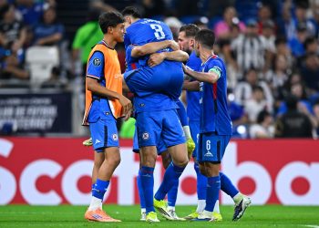Cruz Azul derrotó este martes por 2-3 a los Rayados de Monterrey, que jugaron con 10 desde el minuto 80 por expulsión del arquero uruguayo