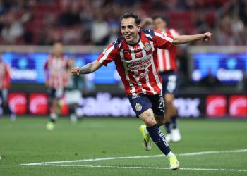 Las Chivas de Guadalajara del entrenador argentino Gabriel Milito, golearon este miércoles por 5-0 al León para convertirse en el nuevo líder del torneo