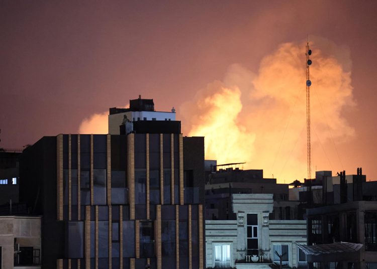 Fuerzas de Defensa Israelíes anunciaron nuevos ataques en el corazón de Teherán