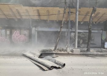 Se registra derrumbe de edificio en San Antonio Abad; localizan a una persona sin vida