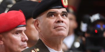 El fin de una era: Destituyen a Padrino López tras el ataque militar que derrocó a Maduro