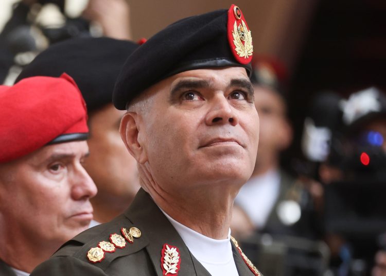 El fin de una era: Destituyen a Padrino López tras el ataque militar que derrocó a Maduro