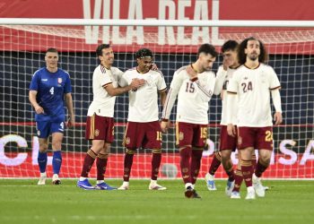 España golea a Serbia y avanza firme al Mundial