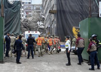 Inti Muñoz exhibe el documento del edificio de San Antonio Abad: la alcaldía Cuauhtémoc debió vigilar