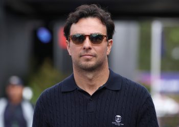 El piloto mexicano Sergio “Checo” Pérez, ahora con Cadillac, disputó su primera carrera oficial en su regreso a la Fórmula 1 después