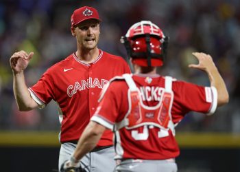 Canadá derrotó este martes 3-2 a Puerto Rico y quedó a un paso de clasificar a los cuartos de final en la penúltima jornada de la primera ronda
