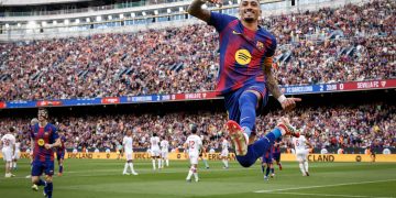 El mismo día en que los socios del Barcelona acudían a votar para elegir al presidente del club para los próximos cinco años, el equipo respondió en la cancha.