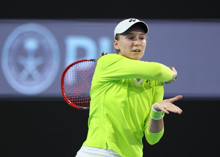 La kazaja Elena Rybakina alcanzó este domingo los octavos de final del WTA 1.000 de Miami tras derrotar en dos sets a la ucraniana Marta Kostyuk.