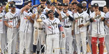 Los Kane County Cougars estadounidenses batearon 12 imparables, entre ellos 2 cuadrangulares para derrotar por 7-3 a los Diablos Rojos