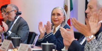 María de Lourdes Medina asume CANACINTRA y advierte sobre el costo laboral