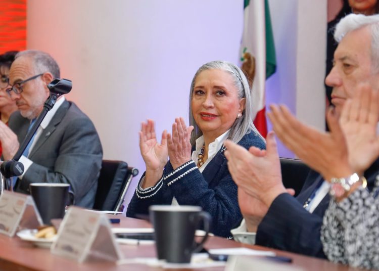 María de Lourdes Medina asume CANACINTRA y advierte sobre el costo laboral