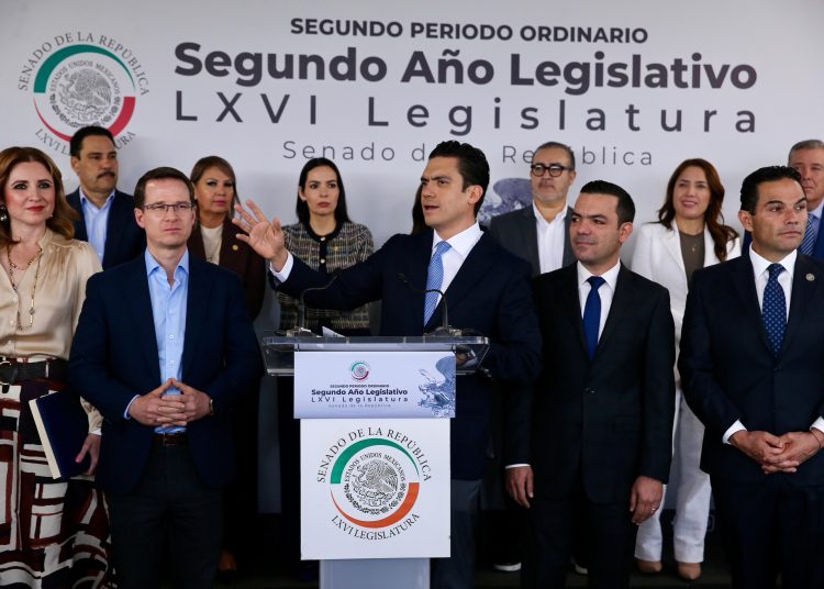 "Ni nos asusta ni nos angustia": El PAN desafía a Sheinbaum y acepta verla en la boleta de 2027