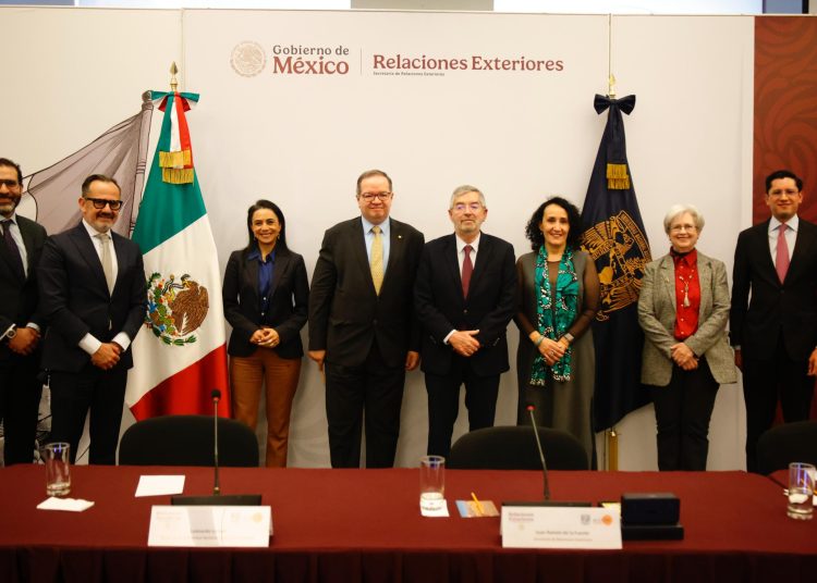 La SRE y la UNAM revisan avances conjuntos a favor de personas migrantes.