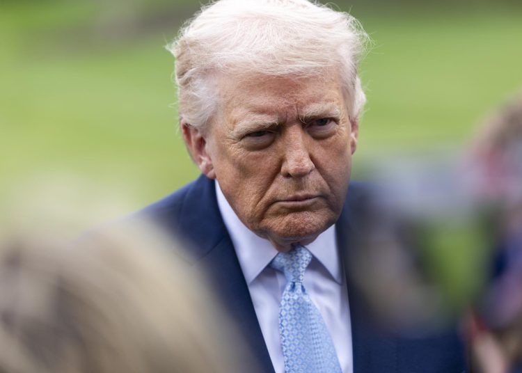 Trump dice que Irán no está cumpliendo lo acordado sobre el tránsito de crudo en Ormuz