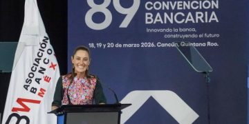 Sheinbaum pide a la banca aumentar el crédito para impulsar el crecimiento económico en México