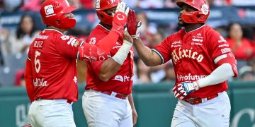 Con dos poderosos rallies uno de ocho carreras y otro par de siete los Diablos Rojos del México (3-1) sellaron su pase a la final de la Baseball Champions League