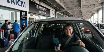 "No estamos compitiendo con los taxistas del AICM, queremos opciones de movilidad para el usuario": Uber