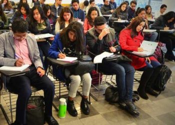 Suman esfuerzos para otorgar becas y apoyo emocional a estudiantes